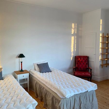 Apartamento Laegenhet Med Havsutsikt Strömstad Exterior foto