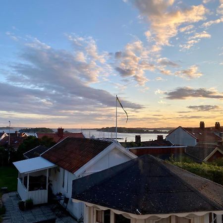 Apartamento Laegenhet Med Havsutsikt Strömstad Exterior foto